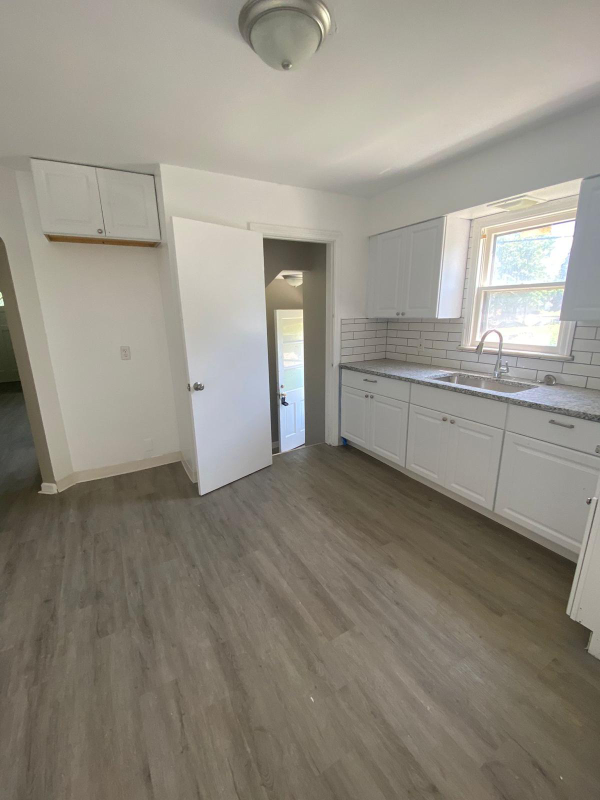 4734 Green Rd - Photo 3 of 18