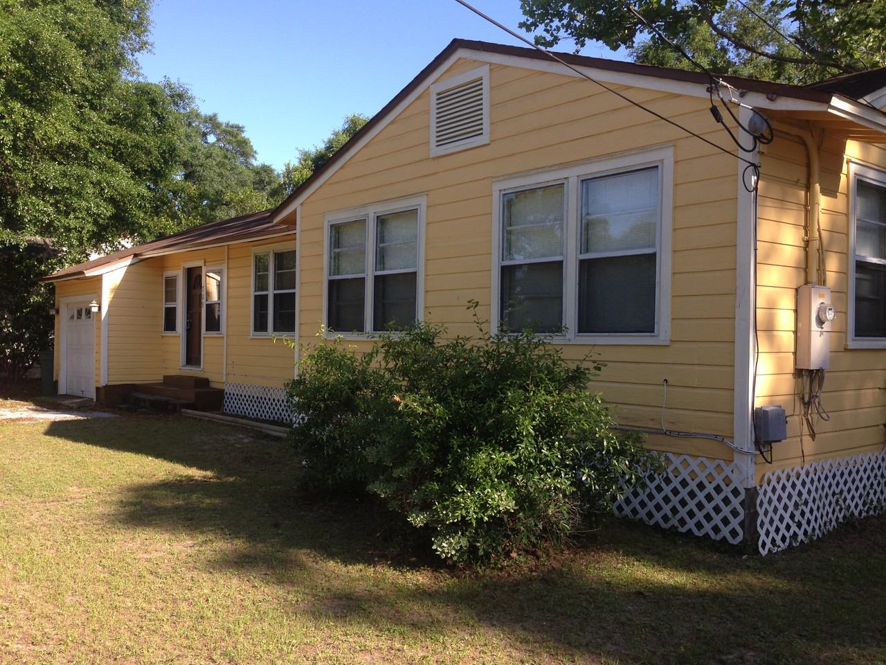 709 Lakewood Rd - Photo 2 of 19