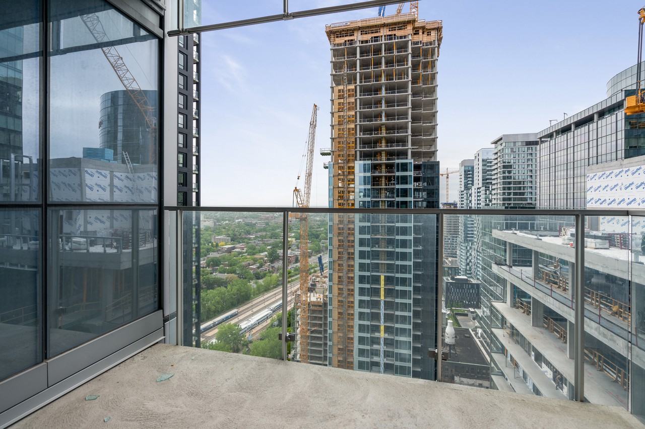 L'Avenue 1050 Rue Drummond, Montréal, QC H3B 0G3 Apartment for Rent