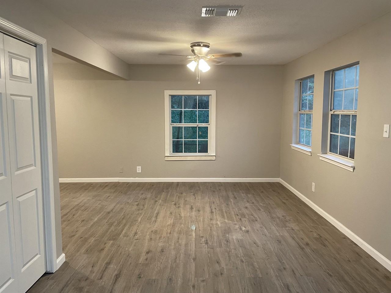 1712 W Jackson St #1 - Photo 2 of 6