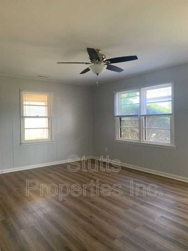 802 Irene Ave - Photo 2 of 11