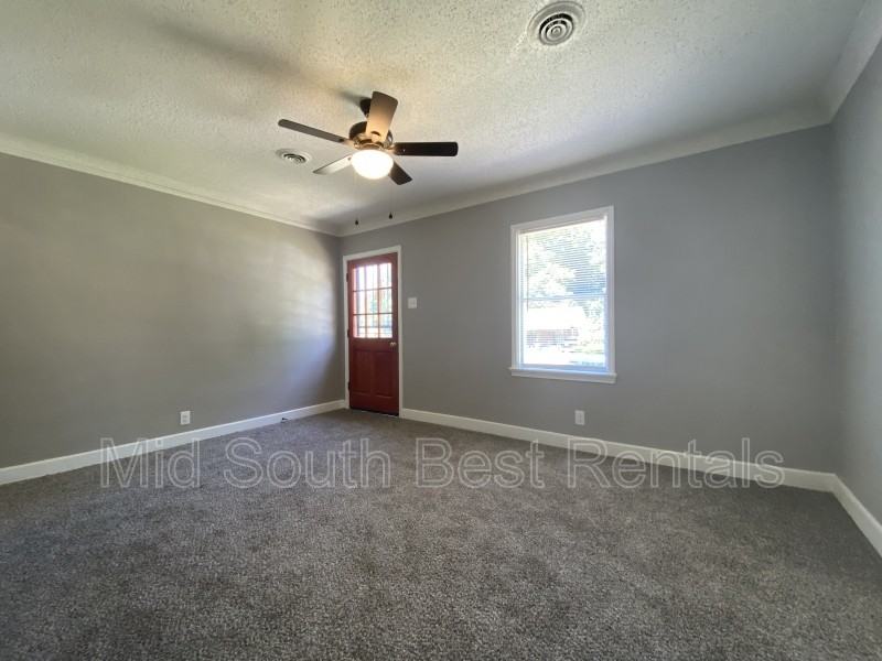 1654 Shadowlawn Blvd - Photo 2 of 8
