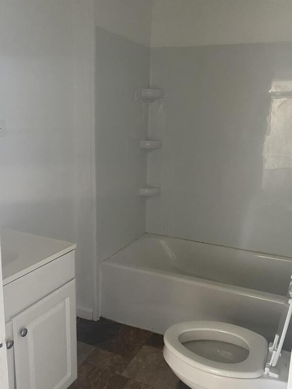 113 S Main St - Photo 3 of 6