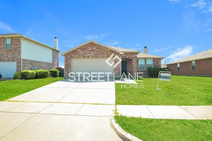 2609 Shorecrest Dr - Photo 2 of 15