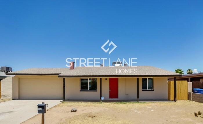 8202 W Sells Dr - Photo 3 of 16