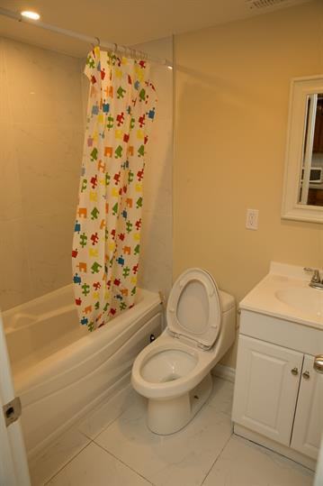 32 32 Durrington Crescent - 3 - Photo 2 of 18