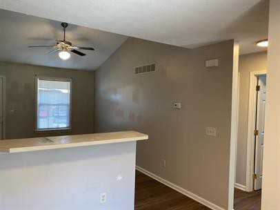 216 Poplar Cir - Photo 3 of 10