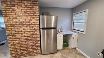 326 Meigs St - Photo 2 of 7