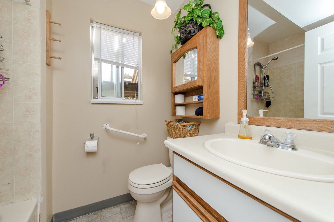 8596B Ashwell Rd #1 - Photo 5 of 7