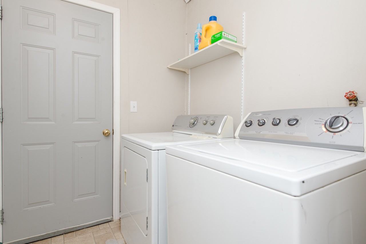 8596B Ashwell Rd #1 - Photo 6 of 7
