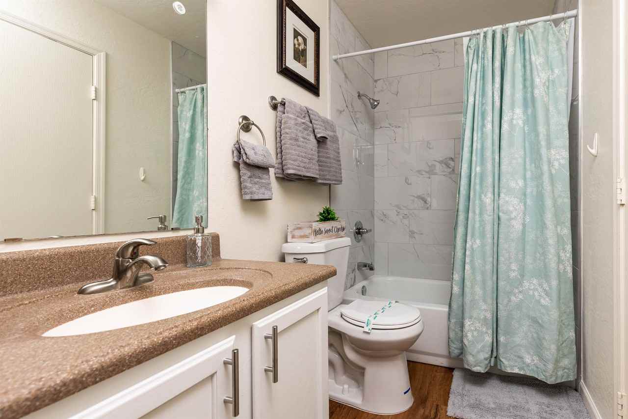 1111 Summit Place #10 - Photo 6 of 10