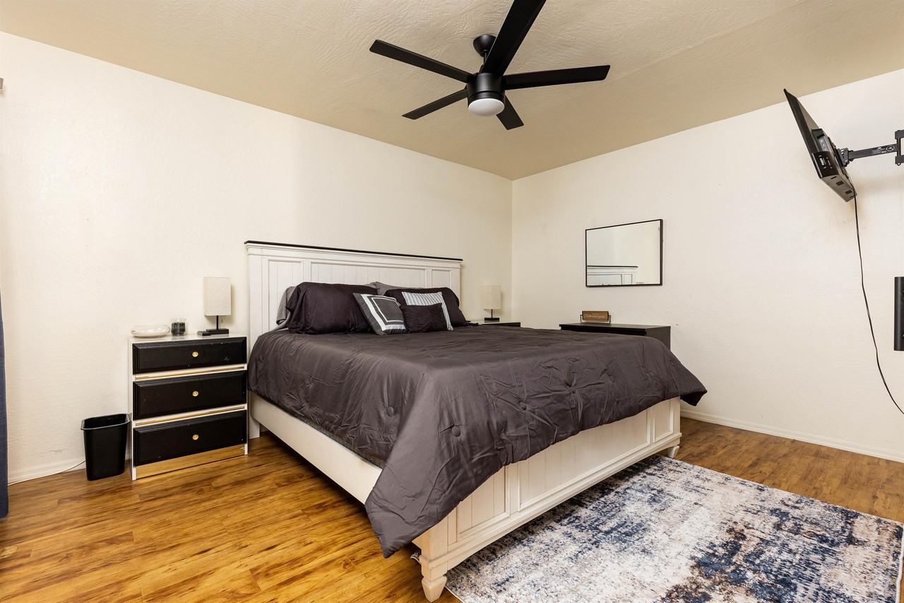 1111 Summit Place #10 - Photo 7 of 10