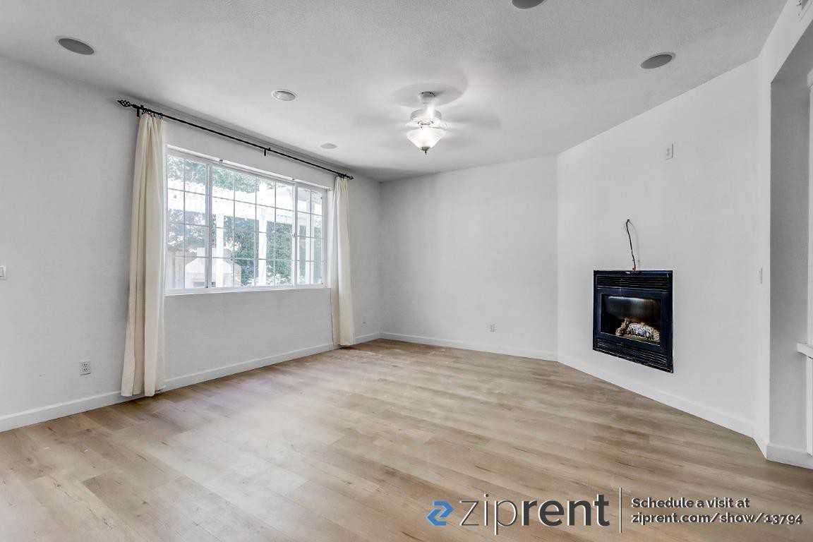 2368 Marina Glen Way - Photo 3 of 19