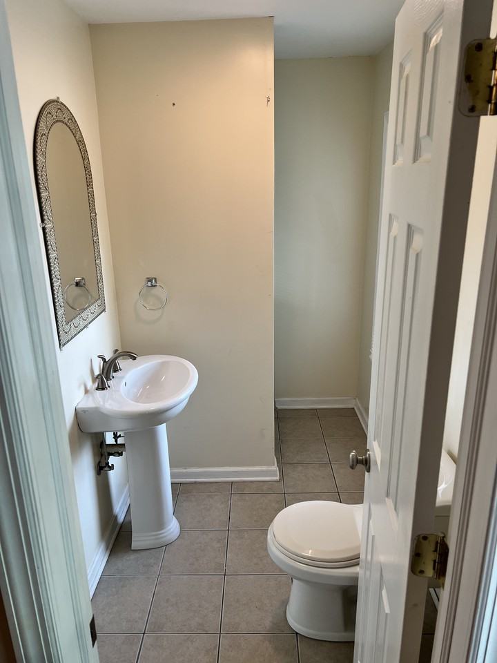 16 Linden Ln #2 - Photo 3 of 9