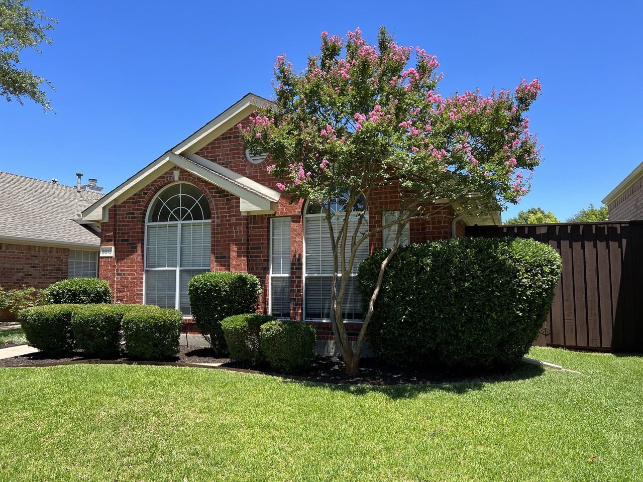 3013 Fox Hollow Dr - Photo 2 of 20