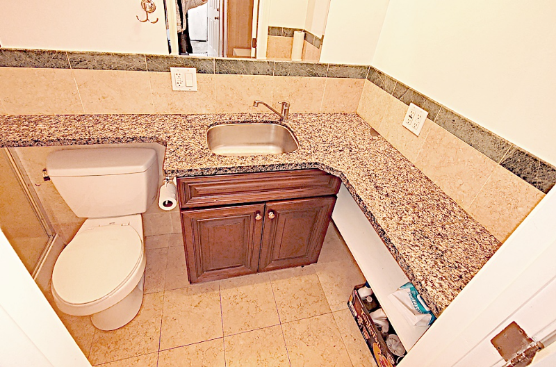 323 Brighton Ave - Photo 3 of 5