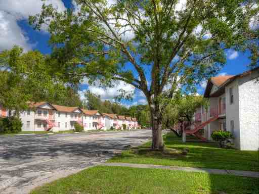 14320 Lucerne Dr - Photo 2 of 6