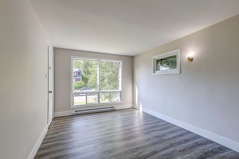 75 Douglas Ave - Photo 2 of 6