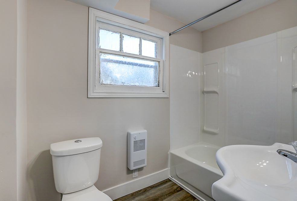 75 Douglas Ave - Photo 3 of 6