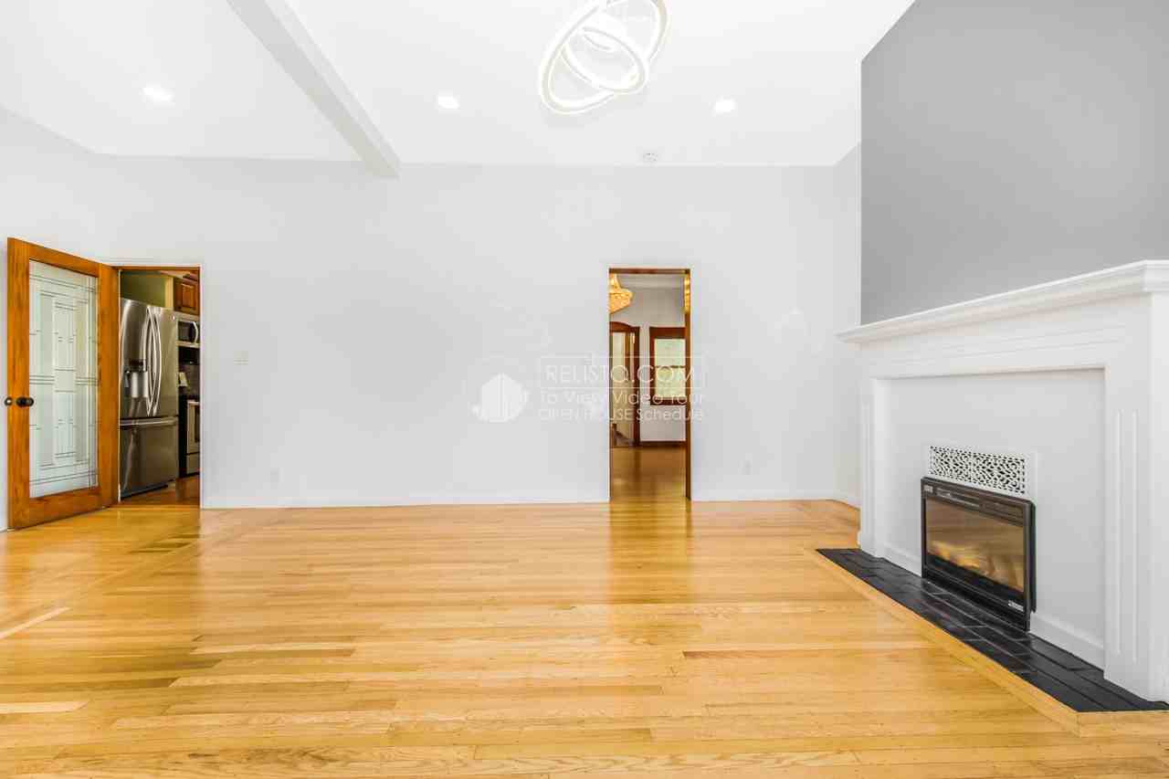 1423 24th Ave - Photo 3 of 25