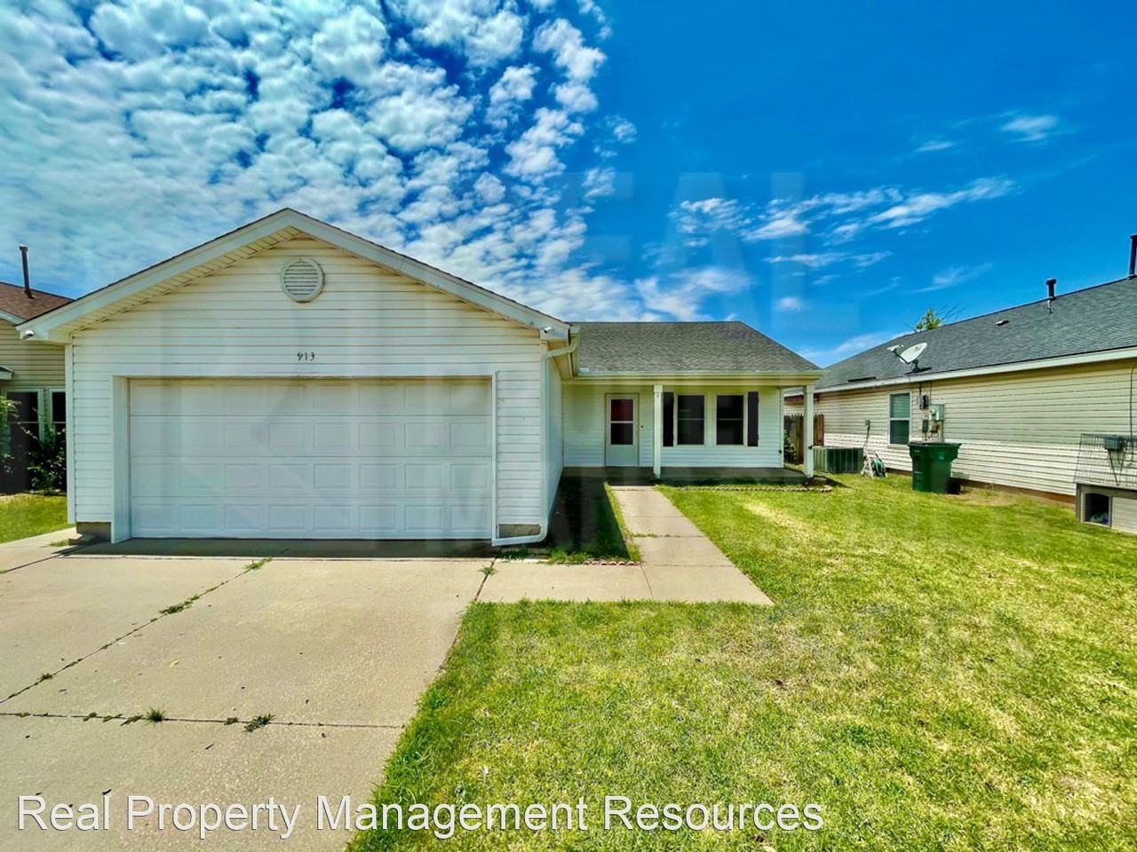 913 Hyacinth Hollow Dr - Photo 2 of 13