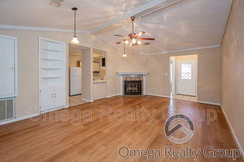 5917 Carmel Dr - Photo 4 of 29