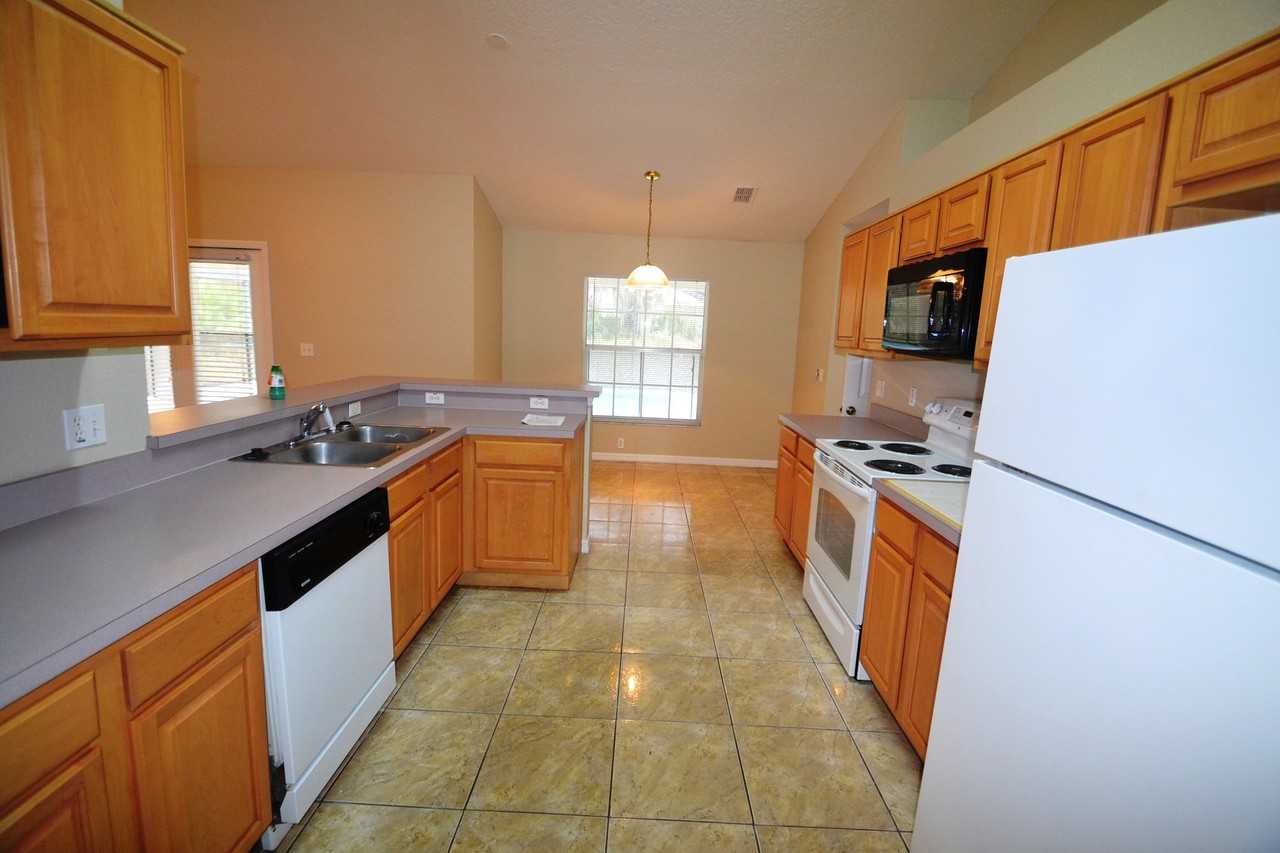 145 Secluded Oak Ct - Photo 2 of 8