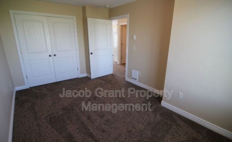 225 Opal Ct #2H - Photo 7 of 14