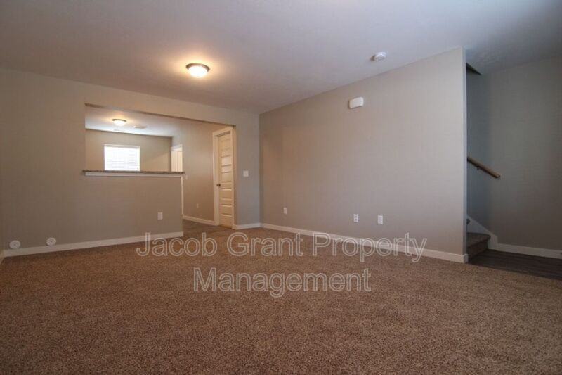 Lincoln Dr #161 - Photo 2 of 9