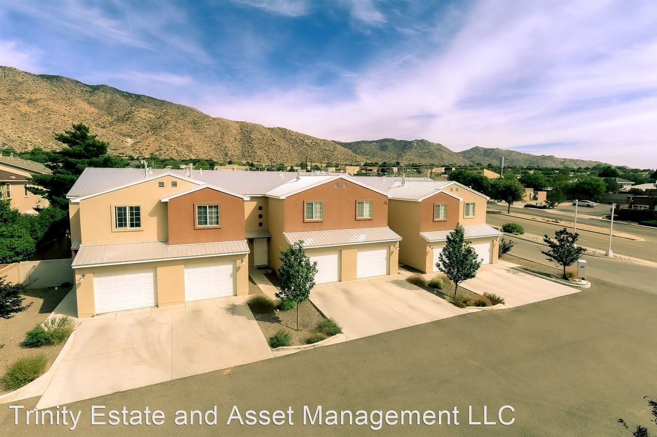 Tramway Townhomes in NE-Sandia Foothills - Urban Living double master! - Photo 3 of 26