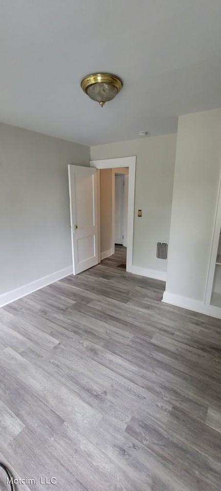 156 Halley Ave - Photo 2 of 7