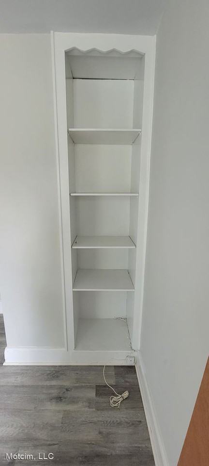 156 Halley Ave - Photo 3 of 7