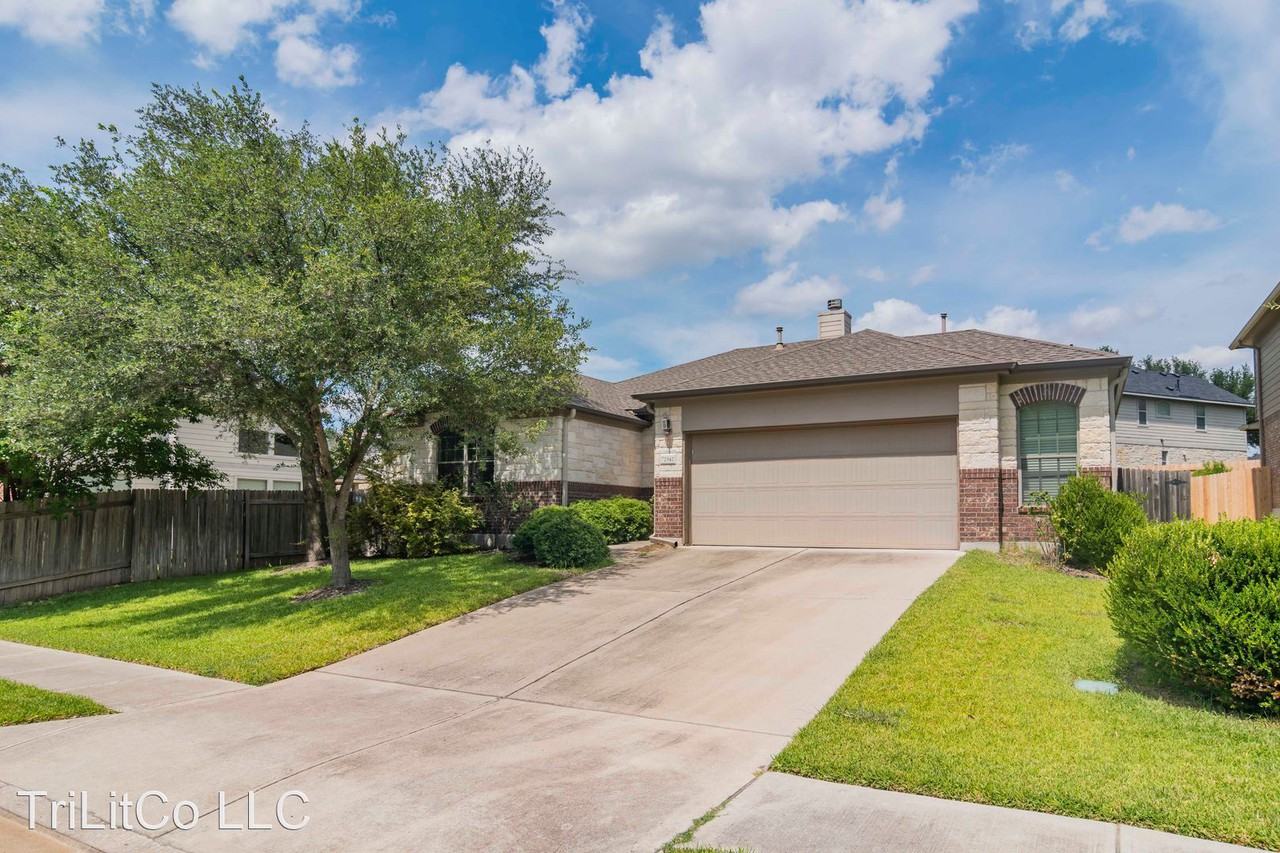 2542 Ravenwood Dr - Photo 2 of 18