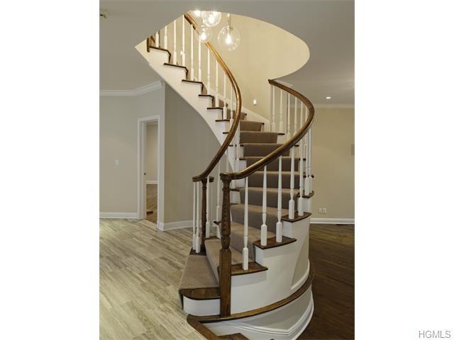 2 Hampton Rd - Photo 3 of 30