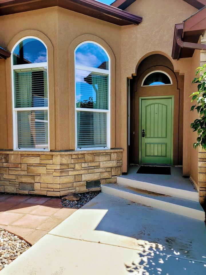 1300 Monument Ct - Photo 2 of 24