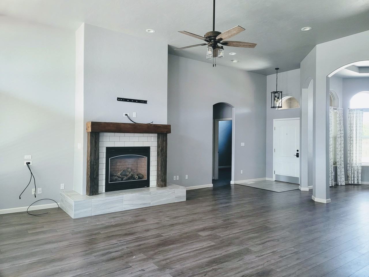 1300 Monument Ct - Photo 3 of 24