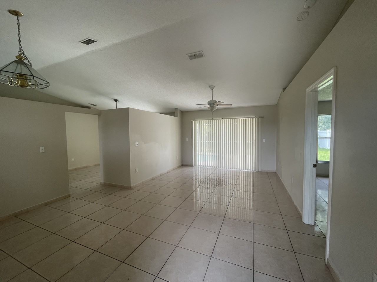 569 Pinehurst Cv - Photo 3 of 14