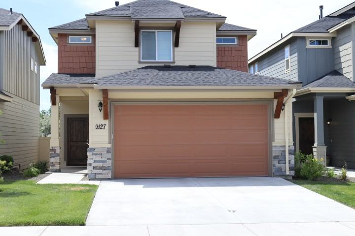 9127 W Tillamook Dr - Photo 5 of 23