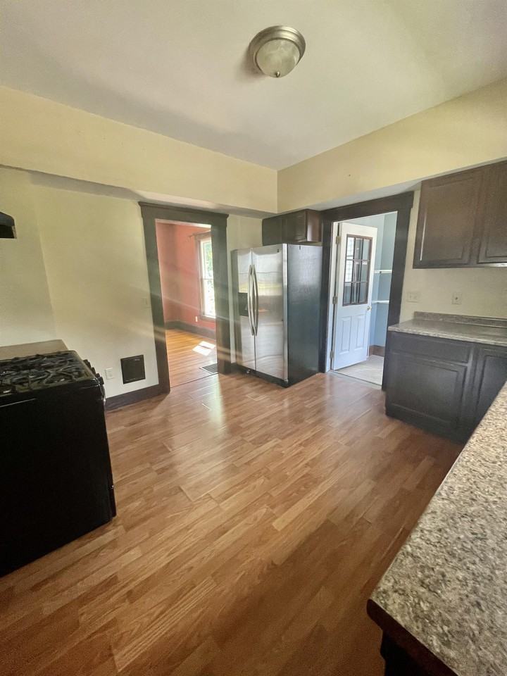 107 Maple Ave #1 - Photo 7 of 15