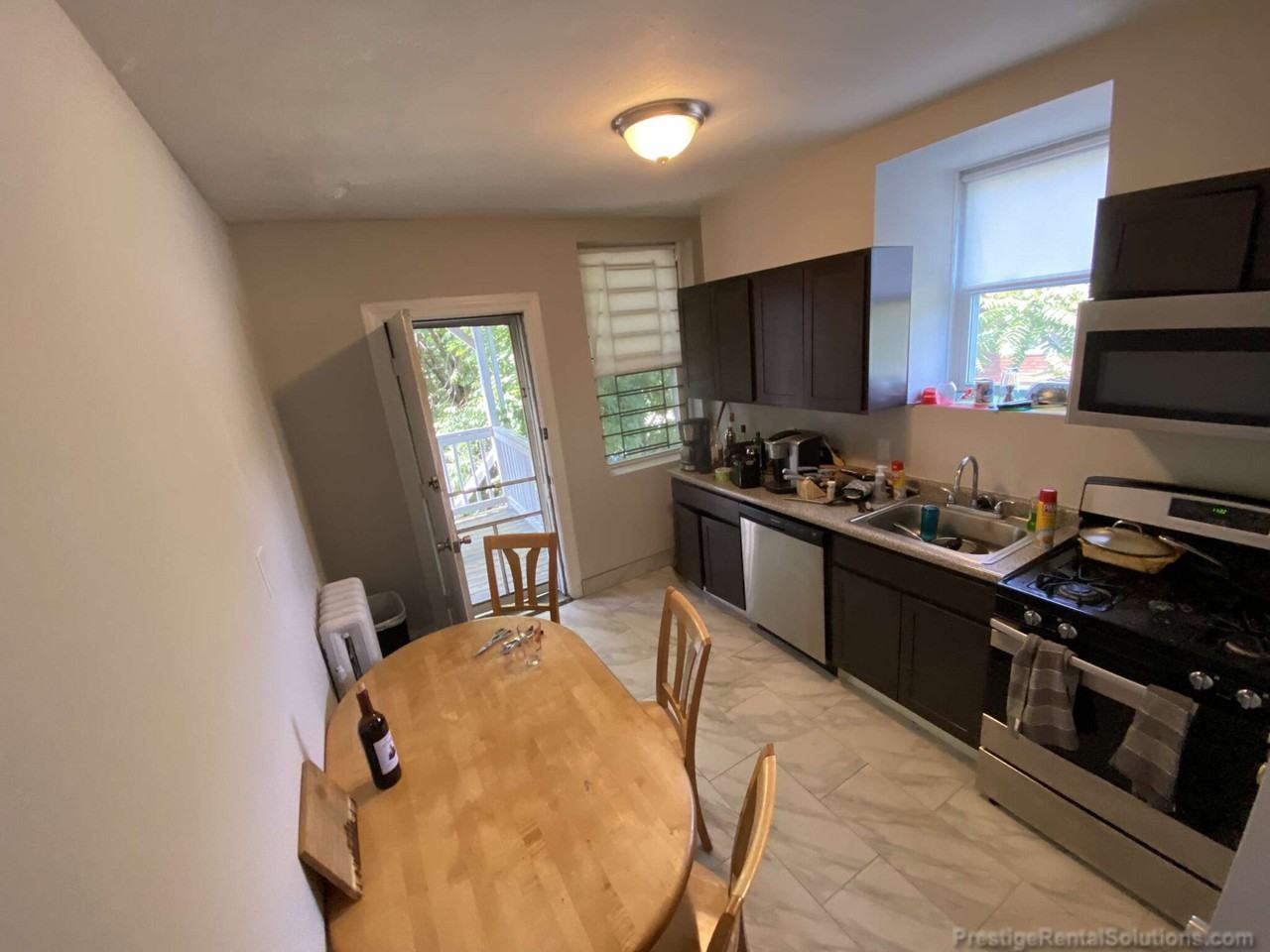 Chiswick Rd #6 - Photo 3 of 32