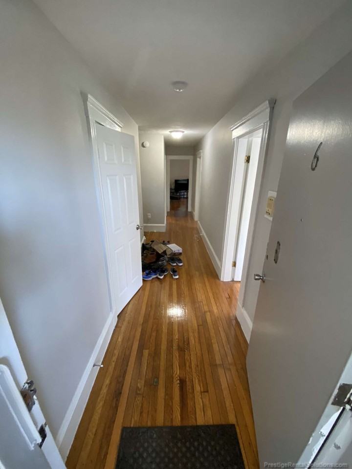 Chiswick Rd #6 - Photo 4 of 32