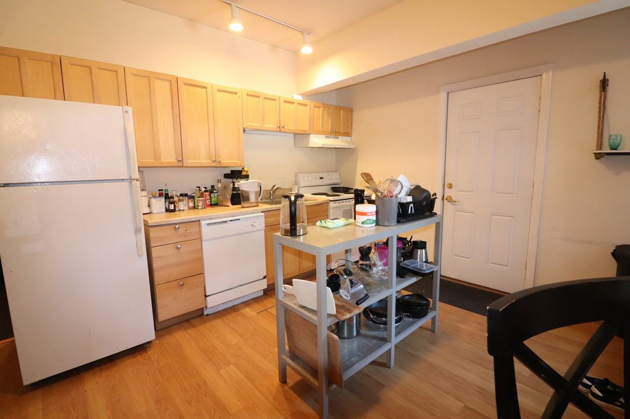 1100 Beacon St #G1 - Photo 2 of 18