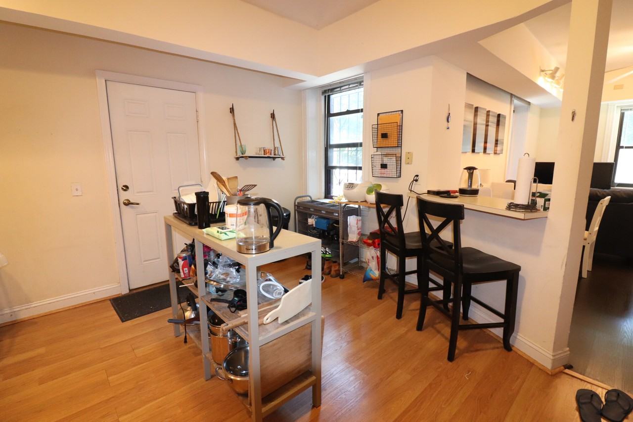 1100 Beacon St #G1 - Photo 3 of 18