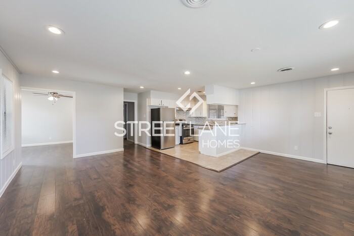 1102 Laurentide St - Photo 2 of 14