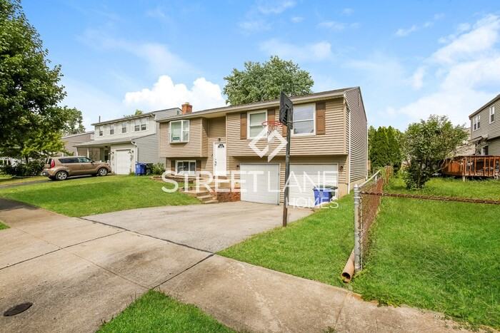 2180 Jade St - Photo 2 of 15