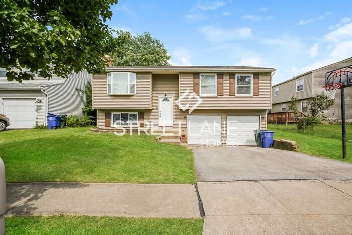 2180 Jade St - Photo 3 of 15