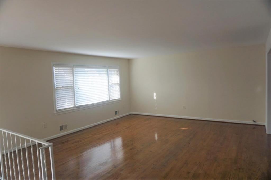 2425 N Columbus St #N - Photo 2 of 42