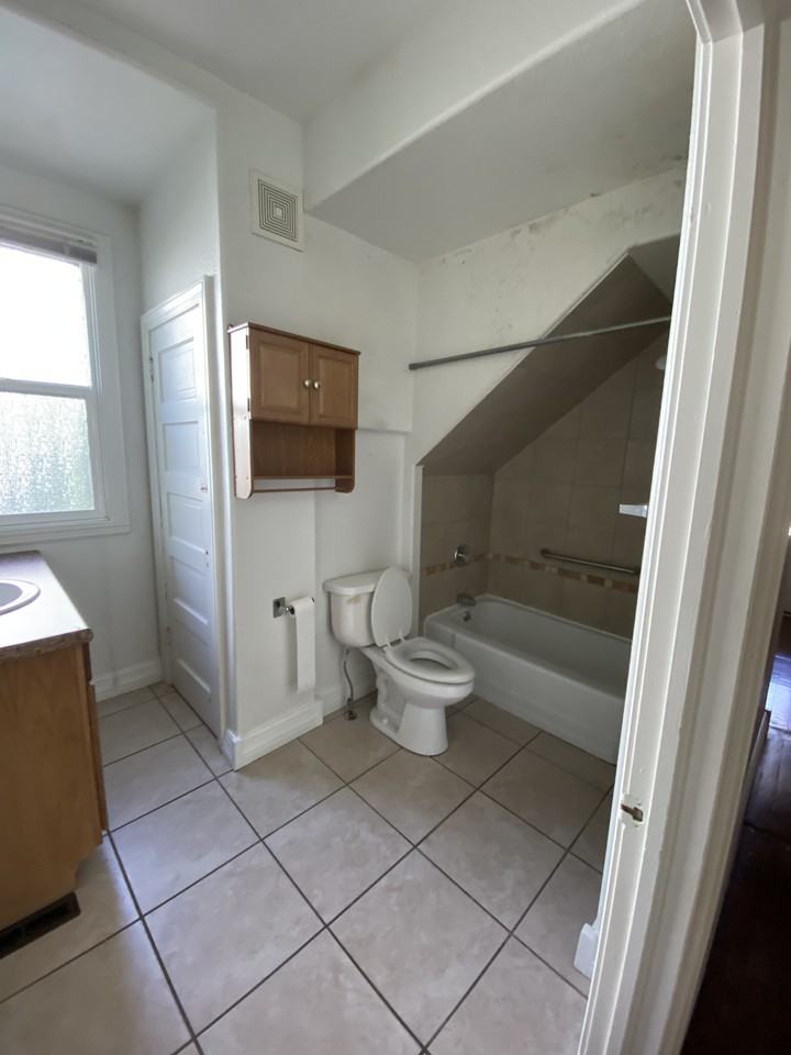 1431 11th St #A - Photo 7 of 13