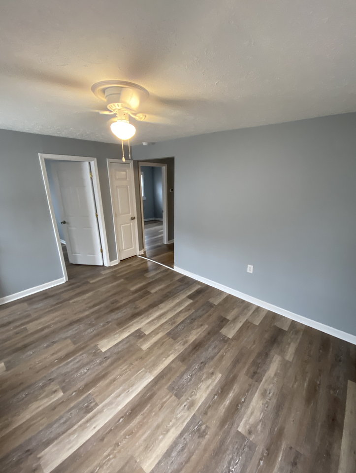 437 Triplett Ave #1 - Photo 3 of 9