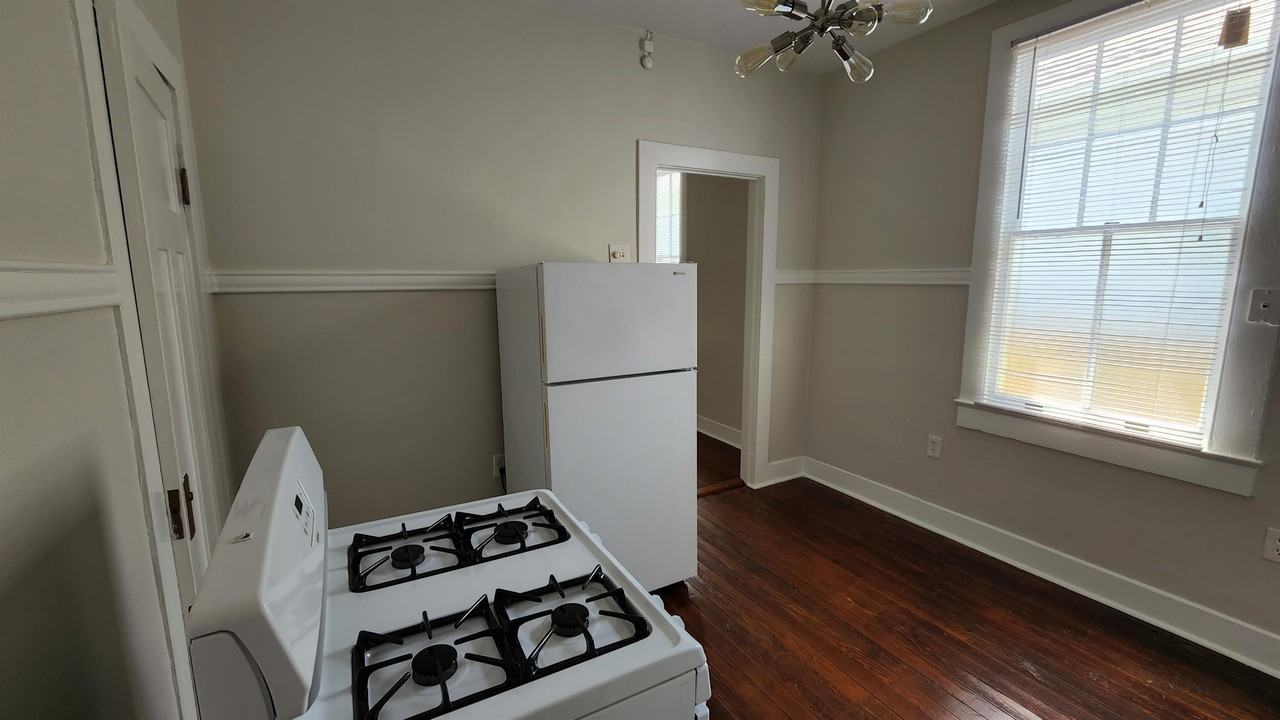 1003 Sixth Street #1003 - Photo 7 of 10